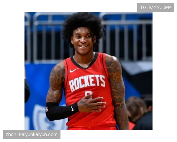 达拉斯飞翼队新星谈休赛期特训:重点提升持球进攻与传球视野 达拉斯飞翼队新星谈休赛期特训:重点提升持球进攻与传球视野